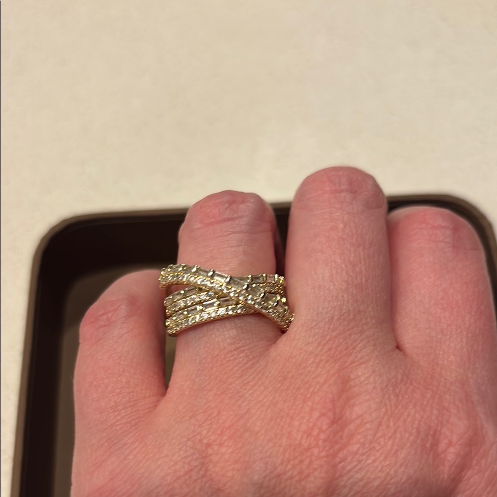 Elegant Gold-CZ Women's Ring